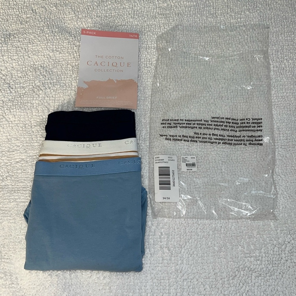 NIP Cacique Women’s Full Brief Panties  s14/16
Total of three pair.